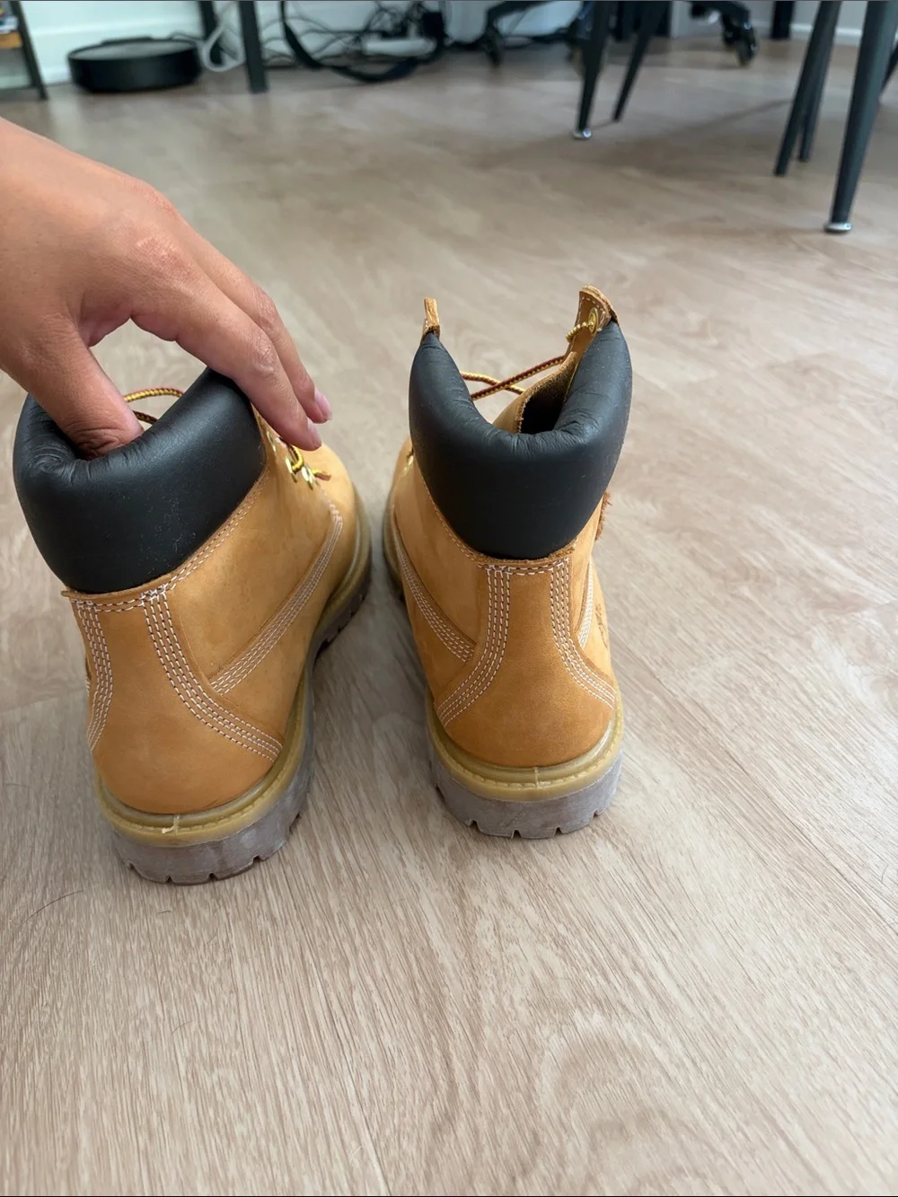 Timberland Wheat Brown women’s Leather Work Boots with Black Collar